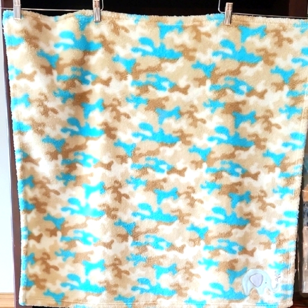 Zack & Zoey Camouflage Blanket
